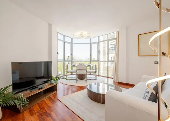 Luxury s In Barrio Palacio